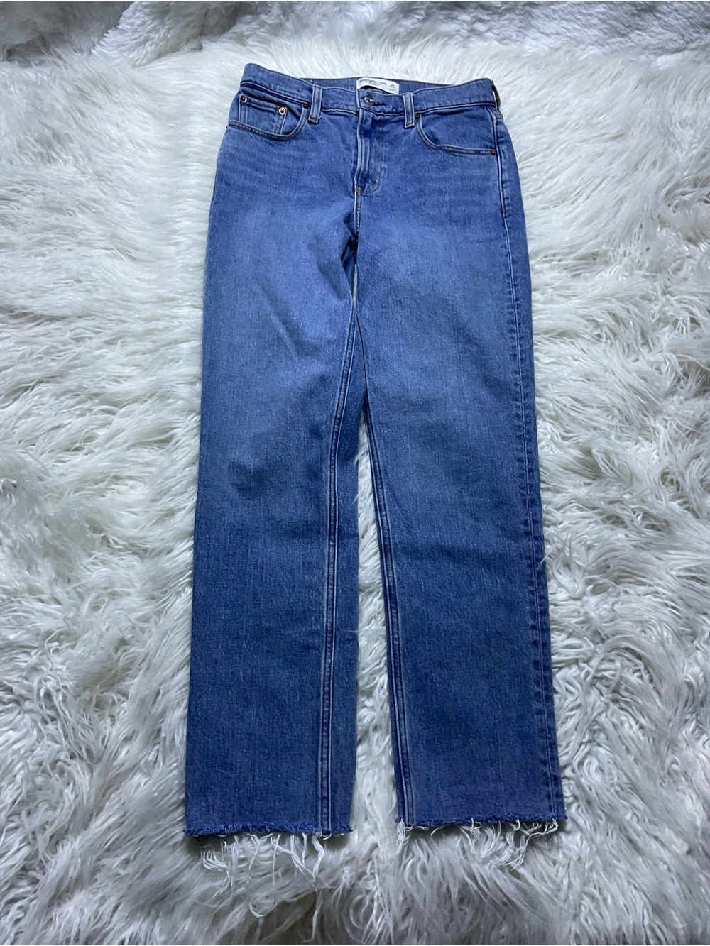 Abercrombie The 90’s Straight Mid Rise Jeans